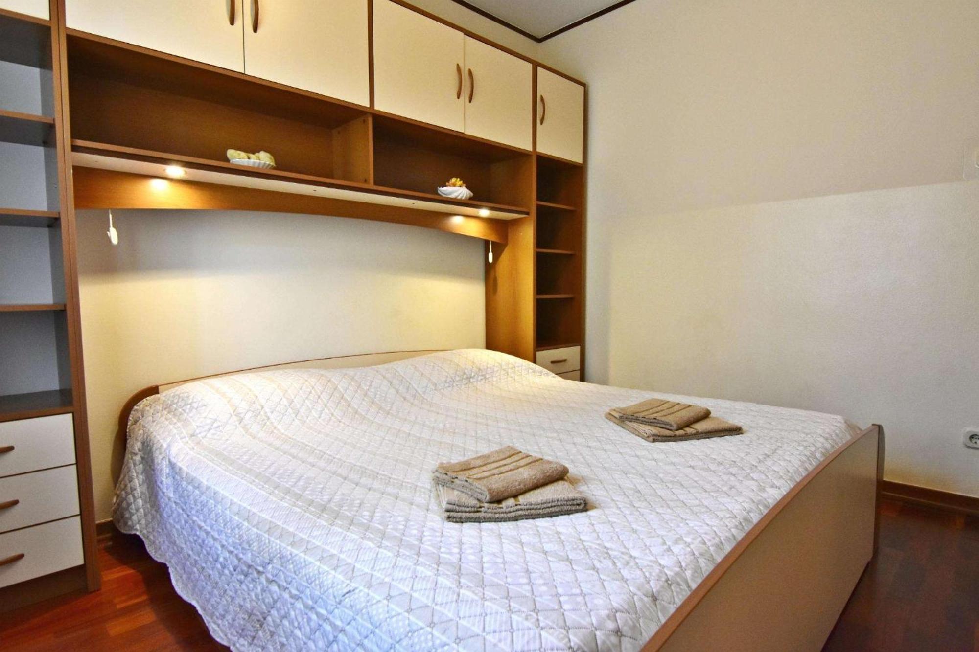 Apartmán With A Parking Space - 22722 Umag