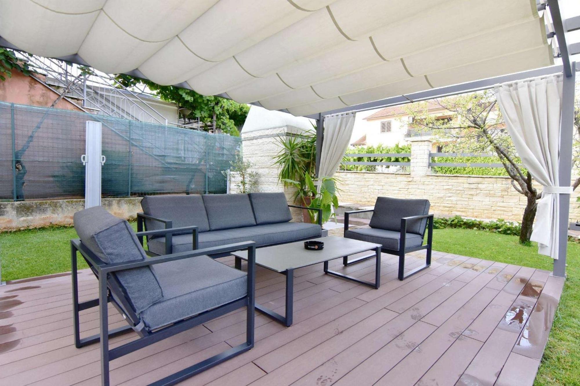 With A Parking Space - 22722 Umag